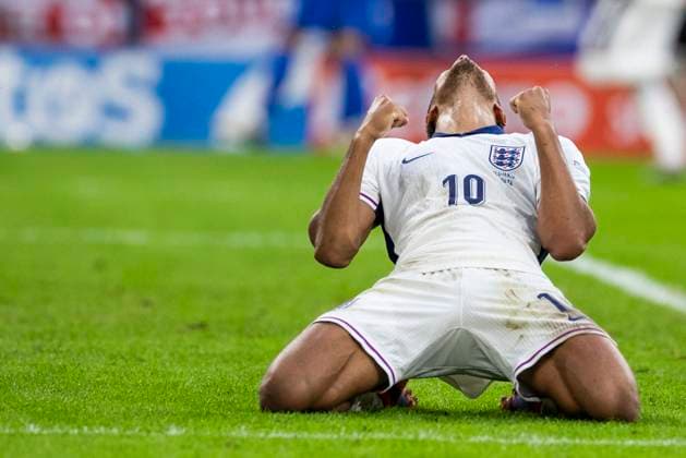 UEFA EURO 2024 England Slovakia 30 06 2024 Jude Bellingham England, 10 cheers UEFA EURO 2024 England Slovakia Arena AufSchalke, Gelsenkirchen on 30 06 2024 Copyright: xBEAUTIFULxSPORTS Meuselx