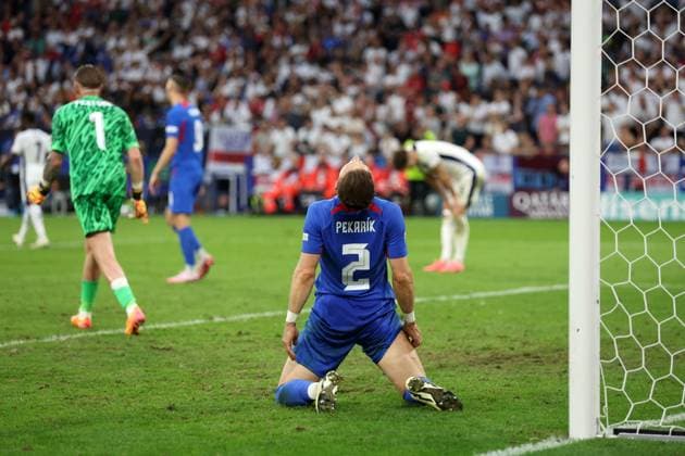 Peter Pekarik of Slovakia reacts after missing a chance England v Slovakia, UEFA European Championship, EM, Europameisterschaft 2024, Round of 16, Football, Arena AufSchalke, Gelsenkirchen, Germany - 30 Jun 2024 EDITORIAL USE ONLY No use with unauthorised audio, video, data, fixture lists, club league logos or live services. Online in-match use limited to 120 images, no video emulation. No use in betting, games or single club league player publications. Copyright: xPaulxCurrie Shutterstockx 14562219gt