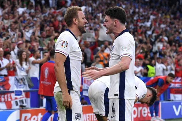 Soccer UEFA EURO 2024 Round of 16 England Slovakia on 30 06 2024 at the Arena AufSchalke in Gelsenkirchen Goal celebration Cheering goal to 2 1 by Harry Kane England Harry Kane England , left Declan Rice England , right xRx