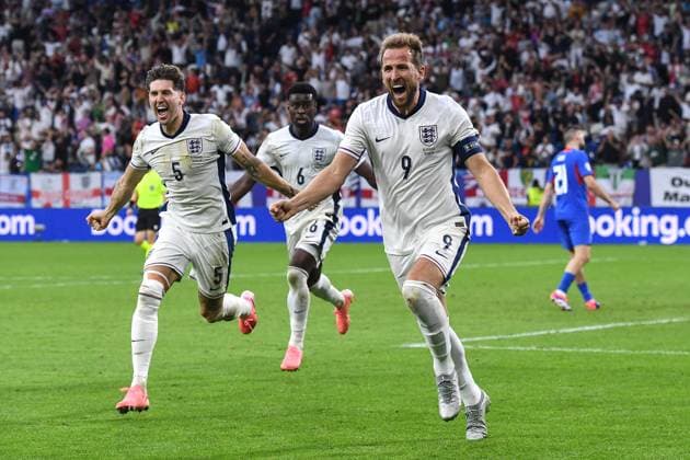 Soccer UEFA EURO 2024 Round of 16 England Slovakia on 30 06 2024 at the Arena AufSchalke in Gelsenkirchen Goal celebration Cheering Goal for 2 1 by Harry Kane England xRx