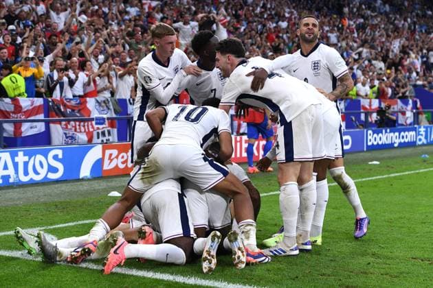 Soccer UEFA EURO 2024 Round of 16 England Slovakia on 30 06 2024 at the Arena AufSchalke in Gelsenkirchen Goal celebration Cheering Goal for 2 1 by Harry Kane England xRx