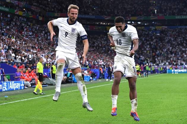Soccer UEFA EURO 2024 Round of 16 England Slovakia on 30 06 2024 at the Arena AufSchalke in Gelsenkirchen Goal Celebration Goal to 2 1 by Harry Kane England Harry Kane England , left Jude Bellingham England , right xRx