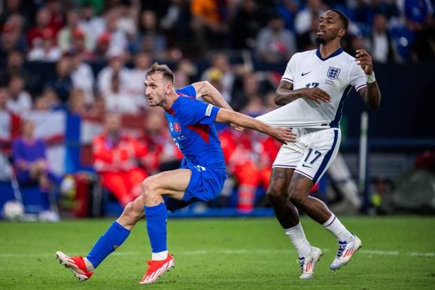 240630 Norbert Gyömber of Slovakia and Ivan Toney of England during the UEFA Euro 2024 Football Championship round of 16 match between England and Slovakia on June 30, 2024 in Gelsenkirchen Photo Jesper Zerman BILDBYRAN kod JZ JZ0546 fotboll football soccer fotball fotballs em europamästerskap em uefa euro uefa european football championship euro 2024 england slovakien slovakia bbeng  Copyright: JESPERxZERMAN BB240630JZ157