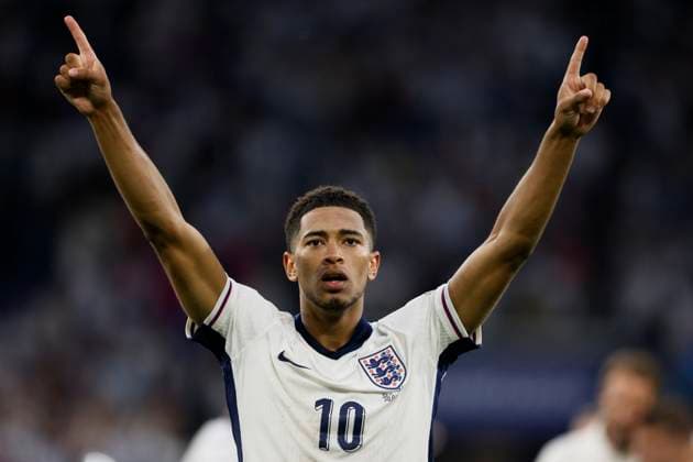 England v Slovakia: Round of 16 - UEFA EURO, EM, Europameisterschaft,Fussball 2024 Jude Bellingham of England celebrates after the UEFA EURO 2024 round of 16 match between England and Slovakia at Arena AufSchalke on June 30, 2024 in Gelsenkirchen, Germany. Gelsenkirchen Arena AufSchalke Germany Germany Copyright: xRichardxSellers Sportsphoto APLx 14043407