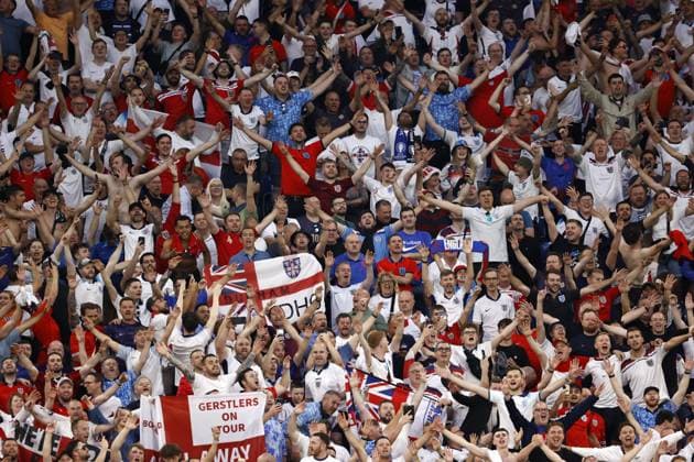 GELSENKIRCHEN - England fans during the UEFA EURO, EM, Europameisterschaft,Fussball 2024 round of 16 match between England and Slovakia at the Arena AufSchalke on June 30, 2024 in Gelsenkirchen, Germany. ANP Hollandse Hoogte MAURICE VAN STEEN UEFA EURO 2024 2024 xVIxANPxSportx xVanxSteenxFotografiexIVx 502453504 originalFilename: 502453504.jpg