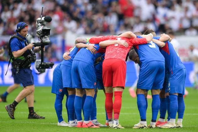 Soccer, UEFA EURO 2024 Round of 16, 20240630, England Slovakia In the picture Slovakia swears in Gelsenkirchen Arena auf Schalke North Rhine-Westphalia Germany Copyright: Passion2Press MarkusxFischerx