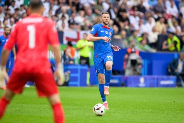 Soccer, UEFA EURO 2024 Round of 16, 20240630, England Slovakia In the picture Milan SKRINIAR Slovakia, 14 pass pass ball Gelsenkirchen Arena at Schalke North Rhine-Westphalia Germany Copyright: Passion2Press MarkusxFischerx