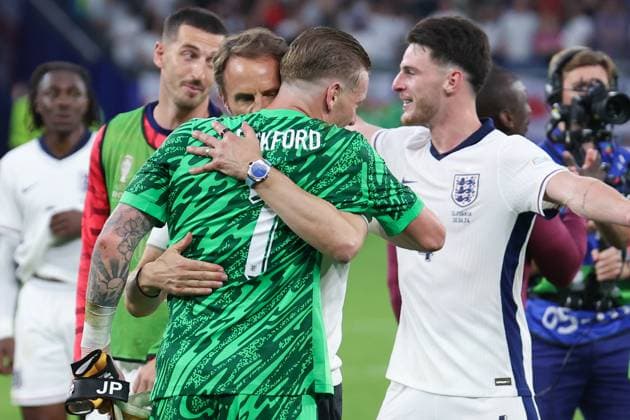 Euro 2024 England Slovakia on 30 06 2024 at the Arena AufSchalke in Gelsenkirchen Cheers and joy at the victory from coach Head Coach Gareth Southgate England and goalkeeper Jordan Pickford England, 1 MH