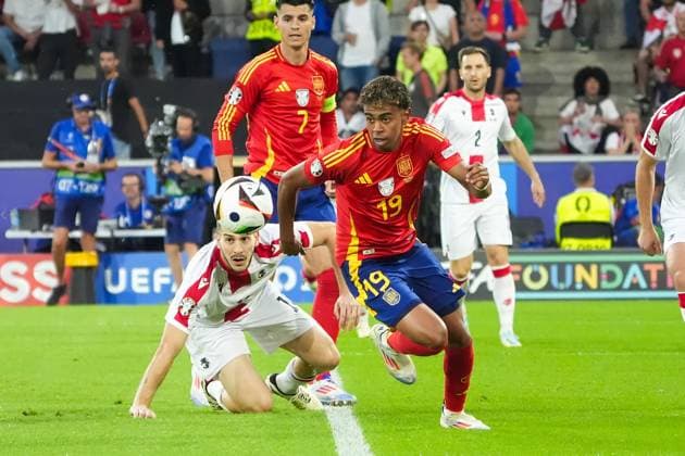 Lamine Yamal Spain Spain, 19 gets the ball Cologne 30 06 2024 Spain vs Georgia, EURO2024 M37, Round of 16, EM Arena Cologne