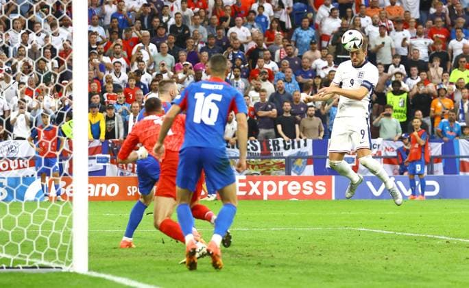 Harry Kane of England scores a goal to make the score 2-1 England v Slovakia, UEFA European Championship, EM, Europameisterschaft 2024, Round of 16, Football, Arena AufSchalke, Gelsenkirchen, Germany - 30 Jun 2024 EDITORIAL USE ONLY No use with unauthorised audio, video, data, fixture lists, club league logos or live services. Online in-match use limited to 120 images, no video emulation. No use in betting, games or single club league player publications. Copyright: xKieranxMcManus Shutterstockx 14562217ec