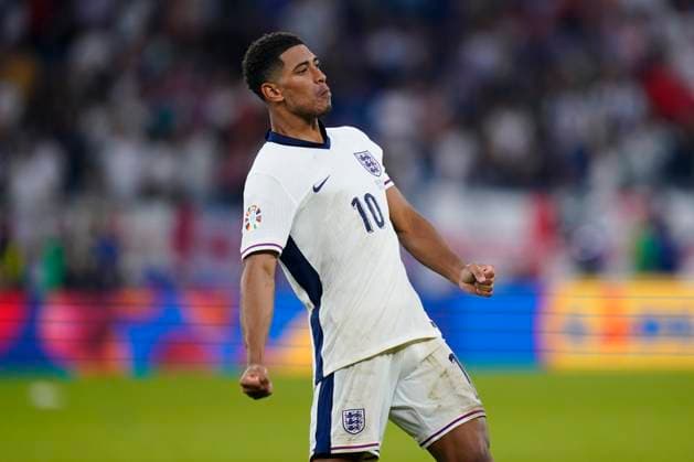 GER: England v Slovakia. UEFA EURO, EM, Europameisterschaft,Fussball 2024 Jude Bellingham of England celebrating at full time during the UEFA Euro 2024 match between England and Slovakia, Round of 16, played at Veltins-Arena stadium on June 30, 2024 in Gelsenkirchen, Germany. kpng Copyright: xSergioxRuizx xPRESSINPHOTOx PS_240630_ING_ESL_025