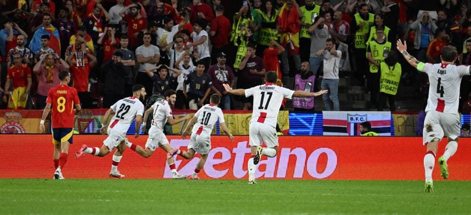 30 06 2024, xsltx, Football EM 2024 1 8 Final, Spain Georgia emspor, v l Khvicha Kvaratskhelia Georgia celebrate the goal, Der Torjubel zum 1 0 DFL DFB REGULATIONS PROHIBIT ANY USE OF PHOTOGRAPHS as IMAGE SEQUENCES and or QUASI VIDEO Köln