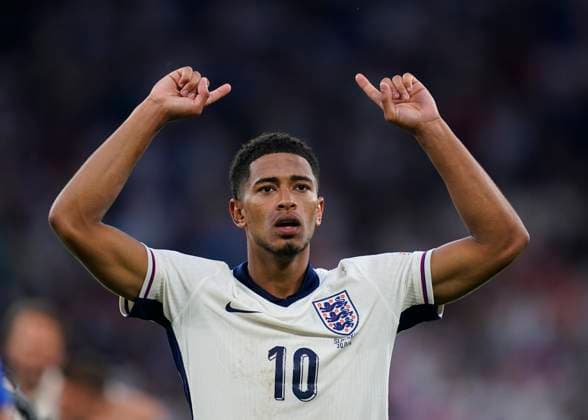 GER: England v Slovakia. UEFA EURO, EM, Europameisterschaft,Fussball 2024 Jude Bellingham of England celebrating at full time during the UEFA Euro 2024 match between England and Slovakia, Round of 16, played at Veltins-Arena stadium on June 30, 2024 in Gelsenkirchen, Germany. kpng Copyright: xSergioxRuizx xPRESSINPHOTOx PS_240630_ING_ESL_019