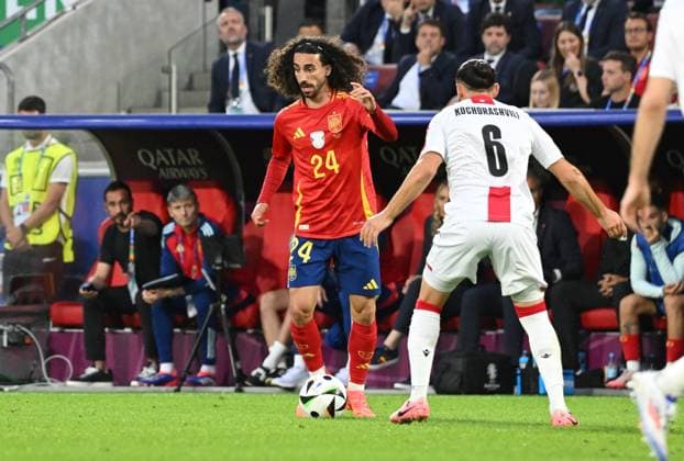 30 06 2024, xsltx, European Football Championship 2024 1 8 Final, Spain Georgia emspor, v l Marc Cucurella Saseta Spain , Giorgi Kochorashvili Georgia DFL DFB REGULATIONS PROHIBIT ANY USE OF PHOTOGRAPHS as IMAGE SEQUENCES and or QUASI VIDEO Köln