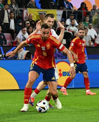 30 06 2024, xsltx, European Football Championship 2024 1 8 Final, Spain Georgia emspor, v l Giorgi Chakvetadze Georgia , Fabian Ruiz Pena Spain DFL DFB REGULATIONS PROHIBIT ANY USE OF PHOTOGRAPHS as IMAGE SEQUENCES and or QUASI VIDEO Köln