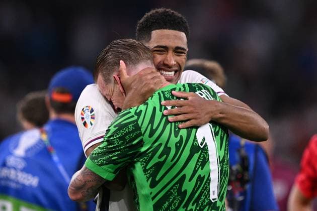 Germany Soccer Euro 2024 England - Slovakia 8720410 30.06.2024 England s Jude Bellingham, left, and England s goalkeeper Jordan Pickford celebrate their team s victory in the UEFA EURO, EM, Europameisterschaft,Fussball 2024 Round of 16 soccer match between England and Slovakia at the Veltins-Arena in Gelsenkirchen, Germany. Alexey Filippov Sputnik Gelsenkirchen Germany  Copyright: xAlexeyxFilippovx