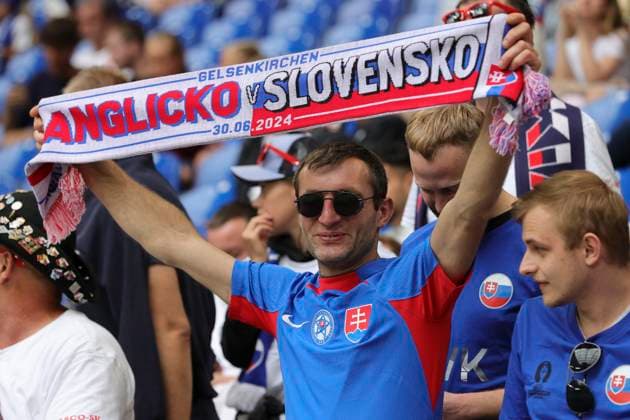 England v Slovakia UEFA EURO, EM, Europameisterschaft,Fussball 2024 The Slovakian fans before the UEFA Euro 2024 Round of 16 match between England and Slovakia at Veltins-Arena, Gelsenkirchen UK Newspapers OUT Copyright: xPaulxChestertonx FIL-20312-0363