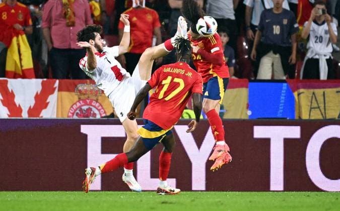 Football, European Championship, EURO 2024, Round of 16, Rhein Energie Stadium Cologne Spain Georgia Khvicha Kvaratskhelia GEO , Marc Cucurella SPA , Nico Williams SPA Action