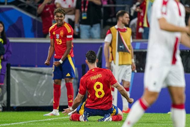 2024-06-30 Spain v Georgia - Round of 16 - UEFA EURO, EM, Europameisterschaft,Fussball 2024 COLOGNE, GERMANY - JUNE 30: Fabian Ruiz of Spain celebrates the second goal during the Round of 16 - UEFA EURO 2024 match between Spain and Georgia at Cologne Stadium on June 30, 2024 in Cologne, Germany. (Photo by Joris Verwijst BSR Agency) Cologne Germany Content not available for redistribution in The Netherlands directly or indirectly through any third parties. Copyright: xBSRxAgencyx