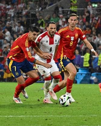 30 06 2024, xsltx, European Football Championship 2024 1 8 Final, Spain Georgia emspor, v l Alvaro Borja Morata Martin Spain , Giorgi Kochorashvili Georgia , Fabian Ruiz Pena Spain DFL DFB REGULATIONS PROHIBIT ANY USE OF PHOTOGRAPHS as IMAGE SEQUENCES and or QUASI VIDEO Köln