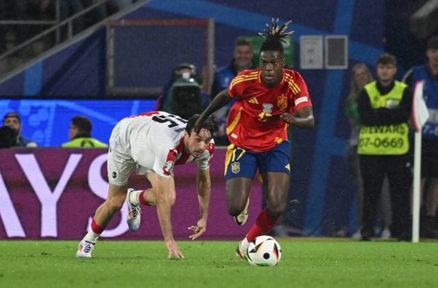 30 06 2024, xsltx, European Football Championship 2024 1 8 Final, Spain Georgia emspor, v l Giorgi Gvelesiani Georgia , Nicholas Williams Arthuer Jr Spain DFL DFB REGULATIONS PROHIBIT ANY USE OF PHOTOGRAPHS as IMAGE SEQUENCES and or QUASI VIDEO Köln