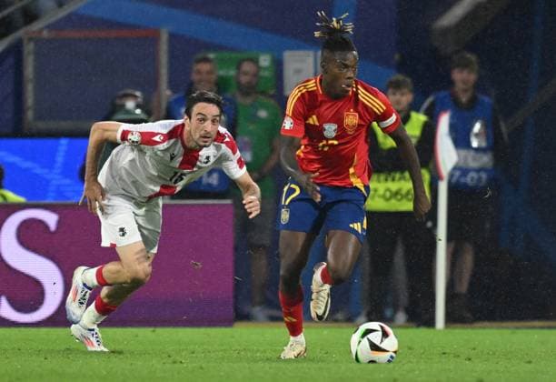 30 06 2024, xsltx, European Football Championship 2024 1 8 Final, Spain Georgia emspor, v l Giorgi Gvelesiani Georgia , Nicholas Williams Arthuer Jr Spain DFL DFB REGULATIONS PROHIBIT ANY USE OF PHOTOGRAPHS as IMAGE SEQUENCES and or QUASI VIDEO Köln