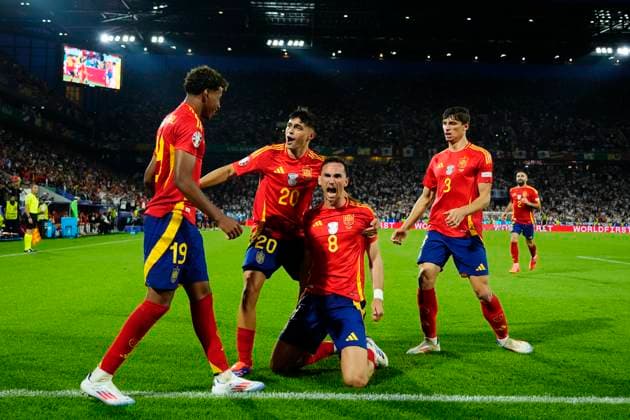 Spain v Georgia: Round of 16 - UEFA EURO, EM, Europameisterschaft,Fussball 2024 Fabian Ruiz central midfield of Spain and Paris Saint-Germain celebrates after scoring his sides first goal during the UEFA EURO 2024 round of 16 match between Spain and Georgia at Cologne Stadium on June 30, 2024 in Cologne, Germany. Cologne Germany  Copyright: xJosexBretonx originalFilename:bretonhernandez-spainvge240630_npLFT.jpg