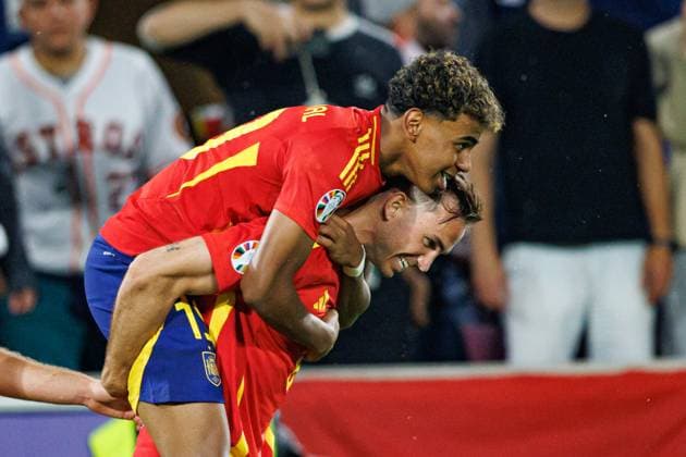 Fabian Ruiz, Lamine Yamal seen celebrating after scoring goal during UEFA EURO, EM, Europameisterschaft,Fussball 2024 Round of 16 game between national teams of Spain and Georgia at RheinEnergieStadion, Cologne, Germany (Maciej Rogowski) Cologne RheinEnergieStadion Germany Copyright: xMaciejxRogowskix spaingeorgia-17