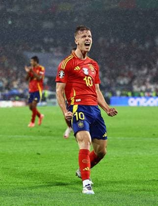 Dani Olmo of Spain celebrates scoring to make it 4-1 Spain v Georgia, UEFA European Championship, EM, Europameisterschaft 2024, Round of 16, Football, Cologne Stadium, Cologne, Germany - 30 Jun 2024 EDITORIAL USE ONLY No use with unauthorised audio, video, data, fixture lists, club league logos or live services. Online in-match use limited to 120 images, no video emulation. No use in betting, games or single club league player publications. Copyright: xMichaelxZemanek Shutterstockx 14562306bq