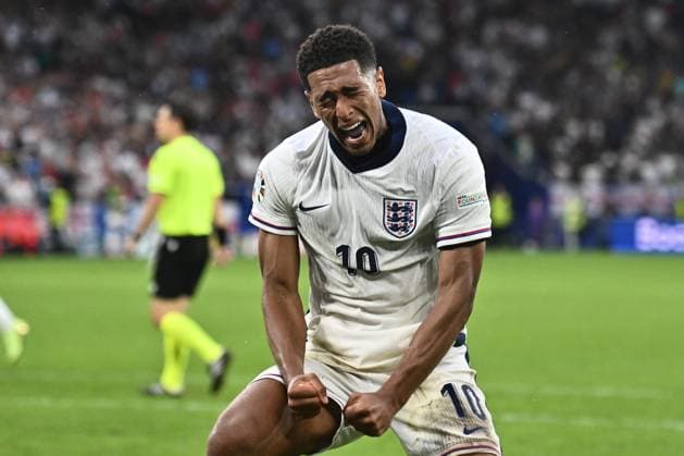 GELSENKIRCHEN, GERMANY - JUNE 30: Jude Bellingham of England celebrates after Harry Kane of England (not pictured) scores his team s second goal during the UEFA EURO, EM, Europameisterschaft,Fussball 2024 round of 16 match between England and Slovakia at Arena AufSchalke on June 30, 2024 in Gelsenkirchen, G England v Slovakia: Round of 16 - UEFA EURO 2024 Copyright: xSebastianxFrejx