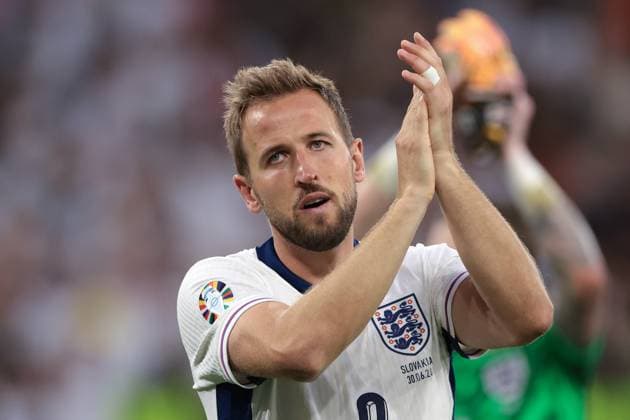 Gelsenkirchen, Germany, 30th June 2024. Harry Kane of England applauds the fans as he celebrates the 2-1 victory and qualification to the quarter final following the final whistle of the UEFA European Championships Round of 16 match at Arena Aufschalke, Gelsenkirchen. Picture credit should read: Jonathan Moscrop Sportimage EDITORIAL USE ONLY. No use with unauthorised audio, video, data, fixture lists, club league logos or live services. Online in-match use limited to 120 images, no video emulation. No use in betting, games or single club league player publications. SPI-3209-0046
