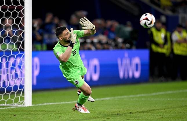 Football Euro 2024 Round of 16 30 06 2024 Spain Georgia Goalkeeper Giorgi Mamardashvili Georgia