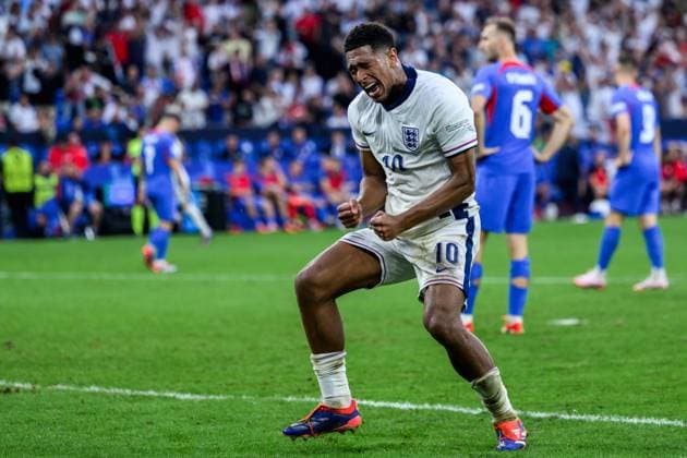 240630 Jude Bellingham of England celebrates after 2 1 during the UEFA Euro 2024 Football Championship round of 16 match between England and Slovakia on June 30, 2024 in Gelsenkirchen Photo Jesper Zerman BILDBYRAN kod JZ JZ0546 fotboll football soccer fotballs em europamästerskap em uefa euro uefa european football championship euro 2024 england slovakien slovakia bbeng jubel  Copyright: JESPERxZERMAN BB240630JZ219