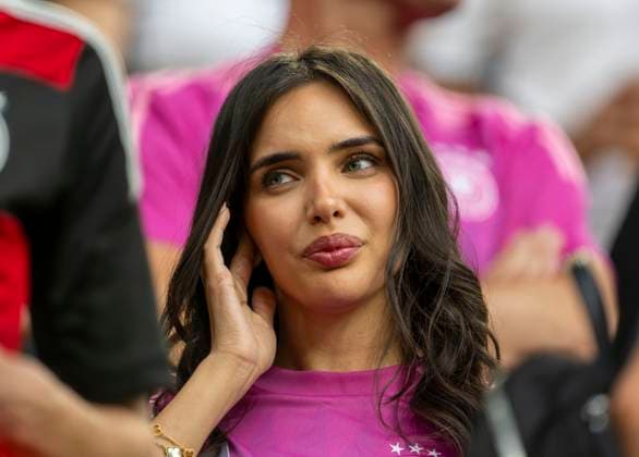 29 06 2024, Football UEFA EURO 2024, Round of 16, Germany Denmark, in the BVB Arena Dortmund, Sara Arfaoui Germany the wife of Ilkay Gündogan Germany pensive