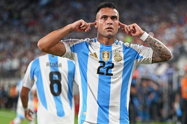 25th June 2024: Hard Rock Stadium, Miami, Florida, USA; Copa America International football tournament, Chile versus Argentina: Lautaro Mart& xed;nez of Argentina, celebrates his goal for 0-1 in the 88th minute  ActionPlus12662276 RodrigoxCaillaud