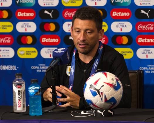 June 30, 2024, Kansas City, Missouri, USA: Pictured is Team Uruguay assistant coach DIEGO REYES gives a press conference, PK, Pressekonferenz at Arrowhead Stadium in Kansas City, Missourion June 30, 2024. Reyes speaks for head coach Marcelo Bielsa in lieu of Bielsa s suspension from Copa America Cup s USA vs. Paraguay match. Kansas City USA - ZUMAh139 20240630_zap_h139_006 Copyright: xSerenaxS.Y.xHsux