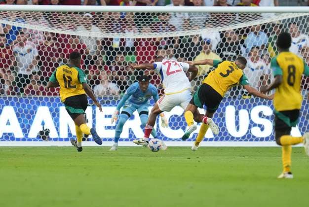 June 30, 2024, Austin, Tx, United States: JOSE SAlOMON RONDON OF Venezuela (23) scores the second goal for his team during second half action in the Group B final stage match of the CONCACAF Copa America 2024 at Austin s Q2 Stadium on June 30, 2024. Venezuela advanced from group play while eliminating Jamaica, 3-0. Venezuela eliminated Jamaica, 3-0 to advance to the quarter finals. The Jamaica goal keepr is 23 JAHMALI WAITE. Austin United States - ZUMAd150 20240630_znp_d150_015 Copyright: xBobxDaemmrichx