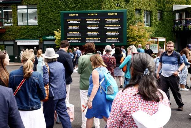 Spectators seen around the grounds. Wimbledon Tennis Championships, Day 1, The All England Lawn Tennis and Croquet Club, London, UK - 01 Jul 2024  Copyright: xJamesxMarsh Shutterstockx 14565034e