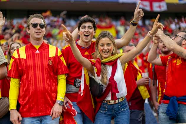 30 06 2024, Football UEFA EURO 2024, Round of 16, Spain Georgia, at Cologne Stadium, Spanish fans celebrate the victory