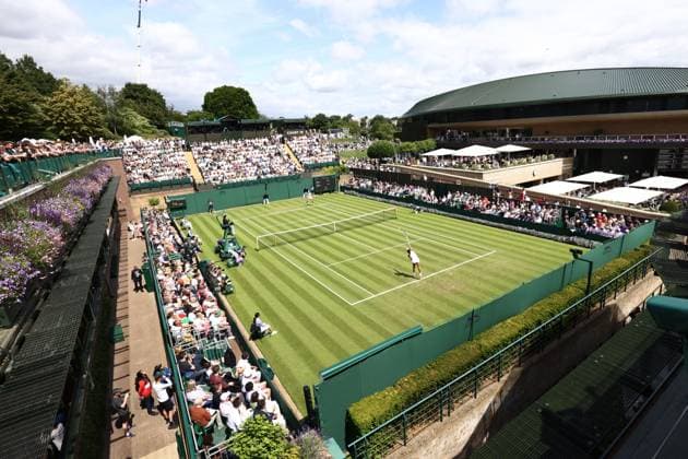 Spectators watch Heather Watson of Great Britain Wimbledon Tennis Championships, Day 1, The All England Lawn Tennis and Croquet Club, London, UK - 01 Jul 2024  Copyright: xJamesxMarsh Shutterstockx 14565034ao