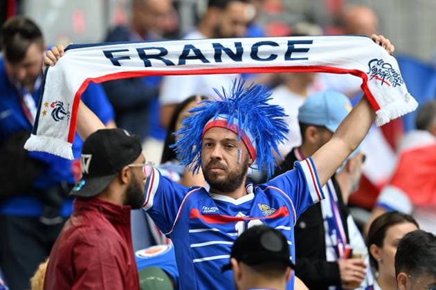 240701 EURO2024 FRANCE VS BELGIUM fans and supporters of France pictured during a soccer game between the national teams of France, called les Bleus and Belgium, called the Red Devils in a round of 16 knock out game of the UEFA EURO, EM, Europameisterschaft,Fussball 2024 tournament , on Monday 1 July 2024 in Dusseldorf , Germany . photo sportpix David Catry Dusseldorf GERMANY  Copyright: xx 471313