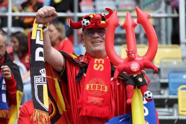 Dusseldorf, Germany, 1st July 2024. Belgium fans arrive prior to the UEFA European Championships Round of 16 match at Dusseldorf Arena, Dusseldorf. Picture credit should read: Paul Terry Sportimage EDITORIAL USE ONLY. No use with unauthorised audio, video, data, fixture lists, club league logos or live services. Online in-match use limited to 120 images, no video emulation. No use in betting, games or single club league player publications. SPI-3216-0015
