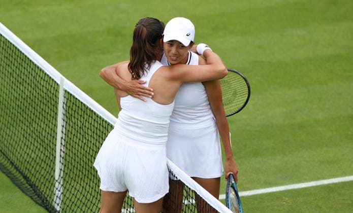 (240701) -- LONDON, July 1, 2024 -- Daria Kasatkina (L) of Russia greets Zhang Shuai of China after the women s singles first round match at Wimbledon tennis Championship in London, Britain, on July 1, 2024. ) (SP)BRITAIN-LONDON-TENNIS-WIMBLEDON-DAY 1 HanxYan 