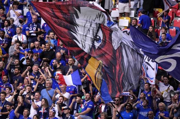 France supporters during the Euro 2024 round of 16 soccer match between France and Belgium at the Esprit Arena - Dusseldorf, Germany - Monday 1, July, 2024. - Soccer.  Copyright: xFabioxFerrari LaPressex