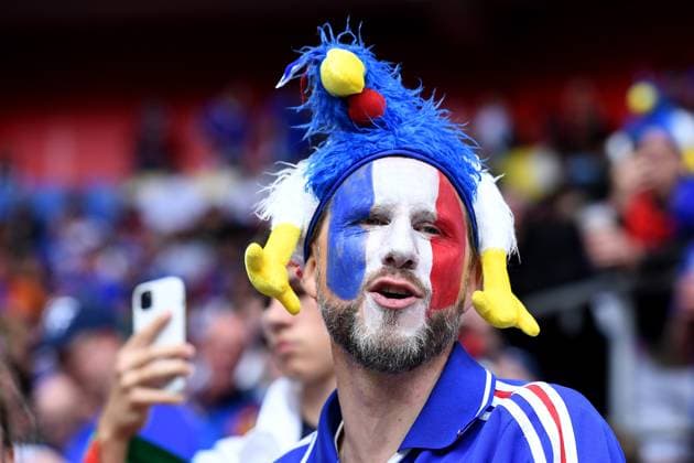 Soccer UEFA EURO 2024 Round of 16 France Belgium on 01 07 2024 in the Düsseldorf Arena in Düsseldorf Made-up make-up fan spectator France with cap rooster xRx
