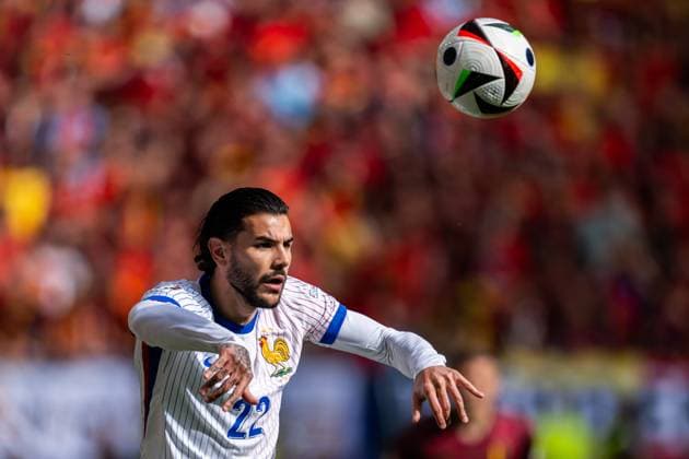 240701 Theo Hernandez of France during the UEFA Euro 2024 Football Championship round of 16 match between France and Belgium on July 1, 2024 in Dusseldorf Photo Mathias Bergeld BILDBYRAN kod MB MB0941 fotboll football soccer fotballs em europamästerskap em uefa euro uefa european football championship euro 2024 frankrike france belgien belgium bbeng round of 16 attondelsfinal  Copyright: MATHIASxBERGELD BB240701MB017