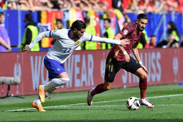 Soccer UEFA EURO 2024 Round of 16 France Belgium on 01 07 2024 at the Düsseldorf Arena in Düsseldorf Theo Hernandez France , left Yannick Carrasco Belgium , right xRx