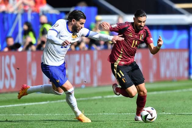Soccer UEFA EURO 2024 Round of 16 France Belgium on 01 07 2024 at the Düsseldorf Arena in Düsseldorf Theo Hernandez France , left Yannick Carrasco Belgium , right xRx