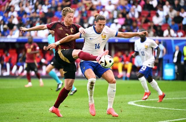 Football, European Championship, EURO 2024, Round of 16, Merkur Spiel Arena Düsseldorf France Belgium Adrien Rabiot FRA , Kevin De Bruyne BEL Action