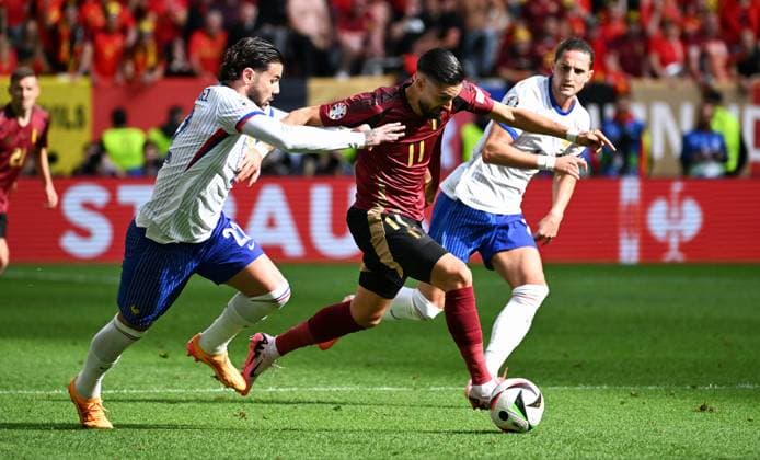 Football, European Championship, EURO 2024, Round of 16, Merkur Spiel Arena Düsseldorf France Belgium Theo Hernandez FRA , Yannick Carrasco BEL , Adrien Rabiot FRA Action